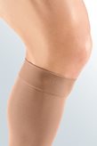 Medi - Mediven Plus - Calze compressive medicali classe 3, punta aperta - AD Gambaletto (paio) - Colore : Beige- Taglia : IV- Versione : Corto