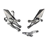 PEDANE ARRETRATE REGOLABILI LIGHTECH CON POGGIAPIEDI SNODATI PER HONDA CBR 1000 RR 2008/2019 (cambio standard/rovesciato)