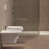 Set di Sanitari sospesi con WC + Bidet + Copriwater tradizionale, interasse 23